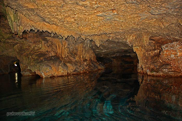 Греция. Пелопоннес. П-ов Мани. Пещера Пирго Дирос (Диру).