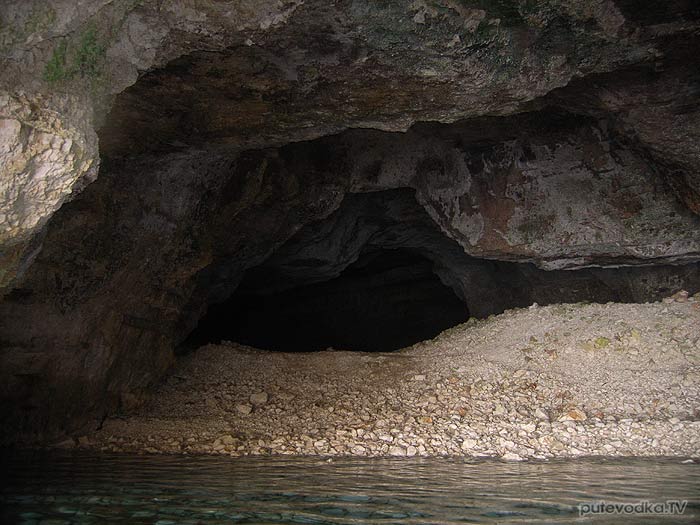 Остров Кефалония. Фискардо. Пещера.